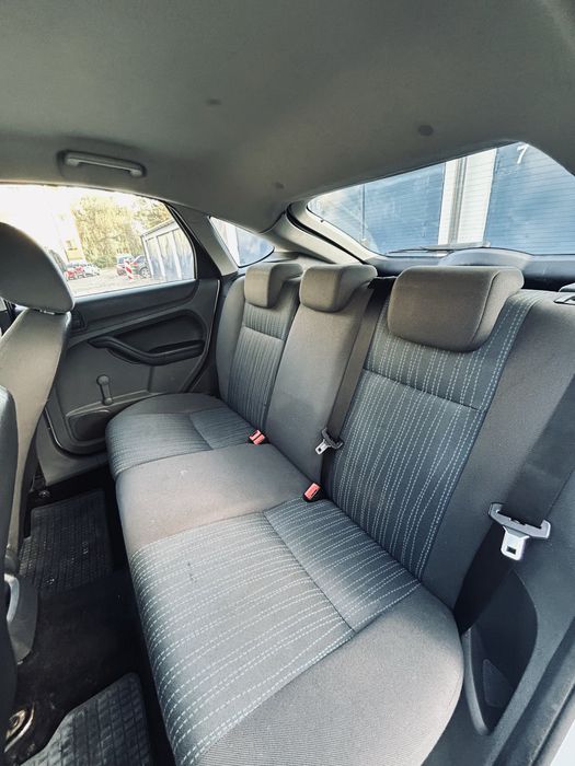 Ford Focus mk2 1.6 benzyna klimatyzacja elektryka 2007r 230 tys