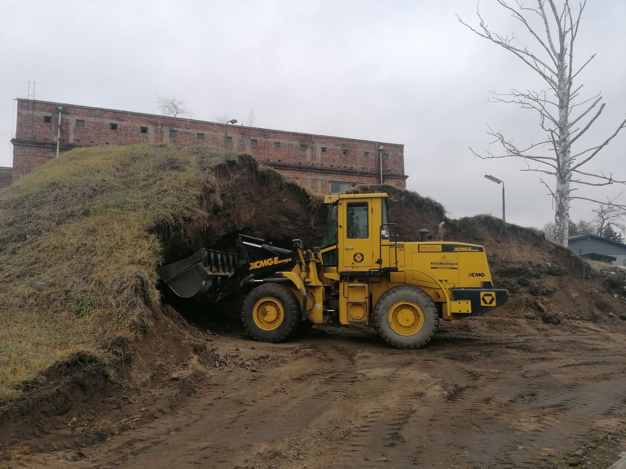 Przekrusz betonowy, piach, wykopy, roboty sprzętowe, tłuczeń, kruszywa