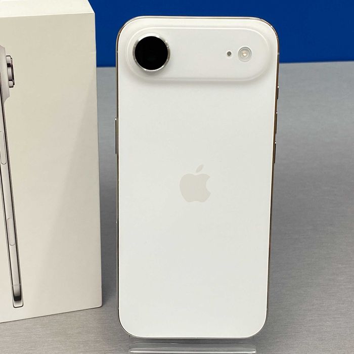 Apple iPhone Air 256GB | Cloud White