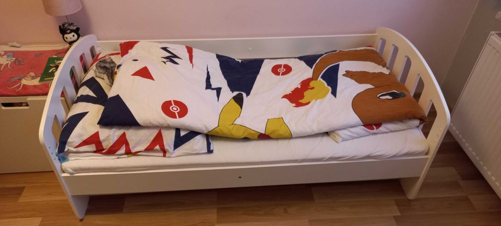 Łóżko dziecięce z materacem