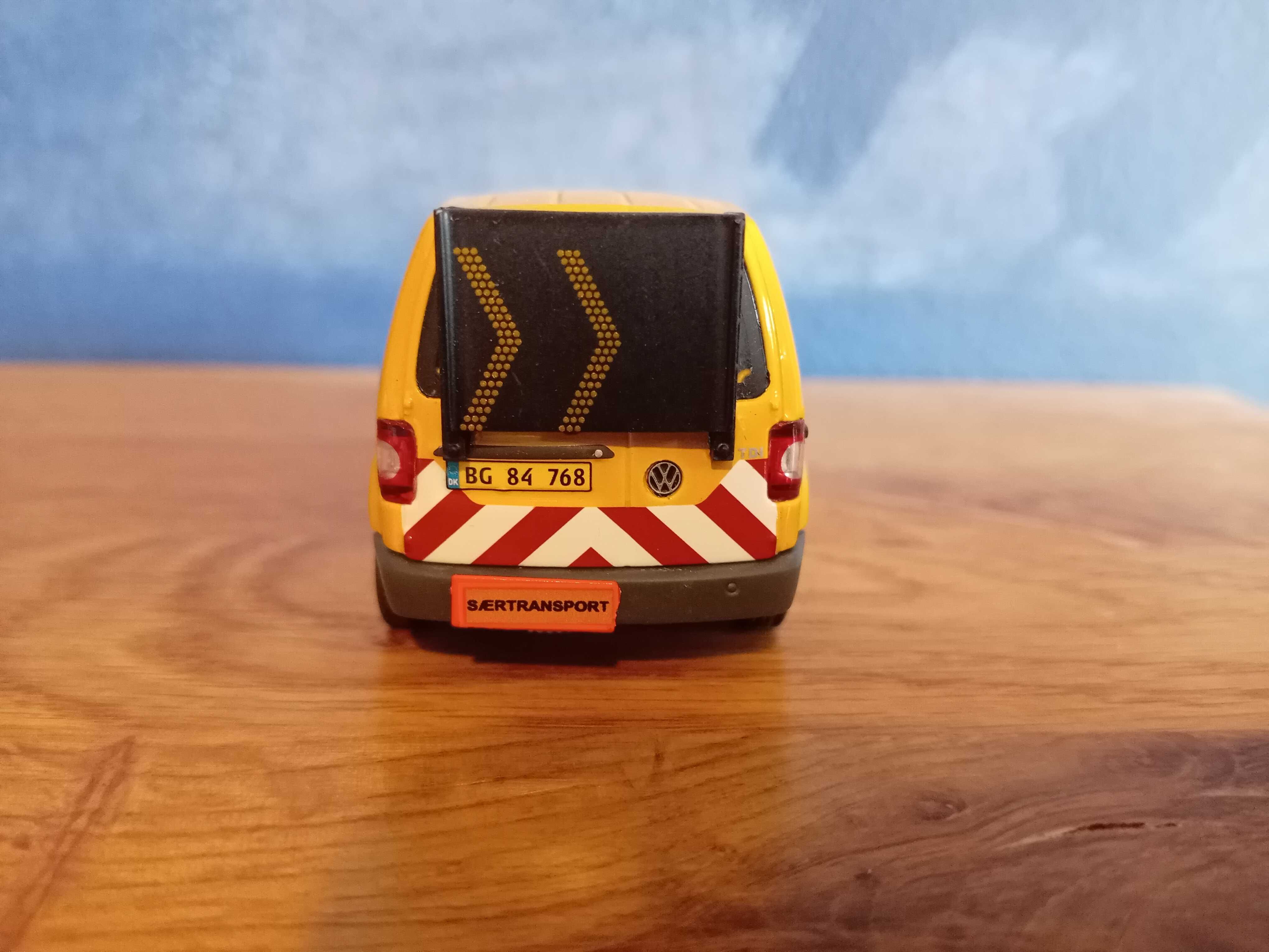 Model WSI 1:50 Mammoet Pilot BF-2 - VW Caddy