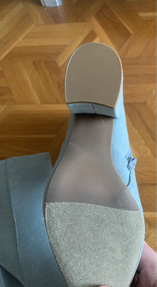 Nowe jeansowe botki