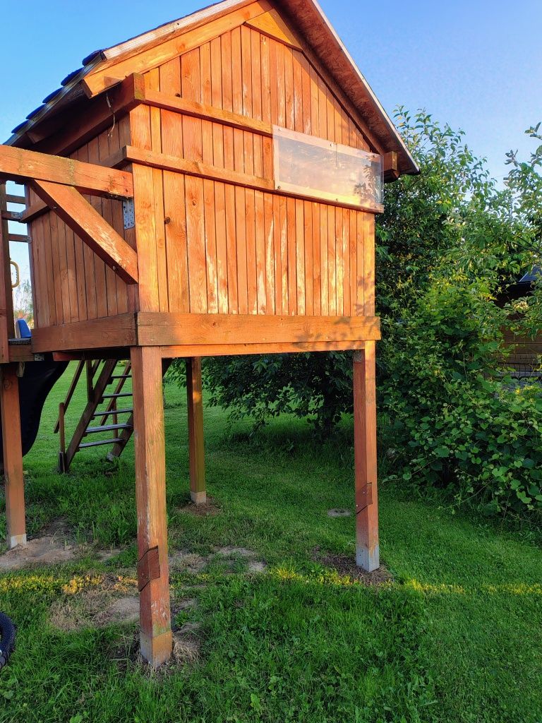 Domek dla dzieci zjezdzapbai wspinaczka mostek