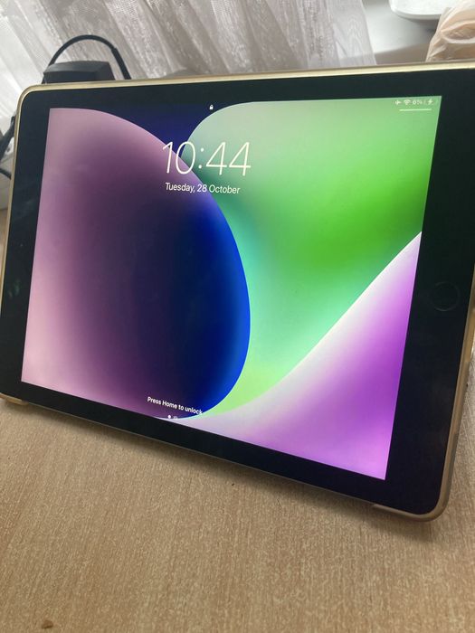 iPad Pro 9,7 на 32 гб +TrollStore +Dopamine