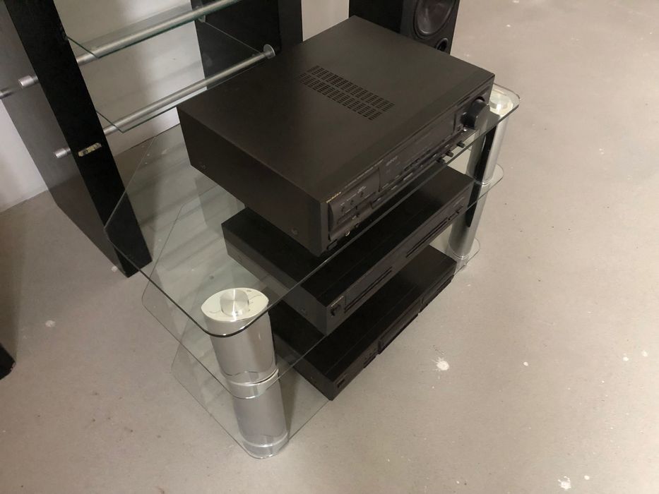 Stolik audio szklany