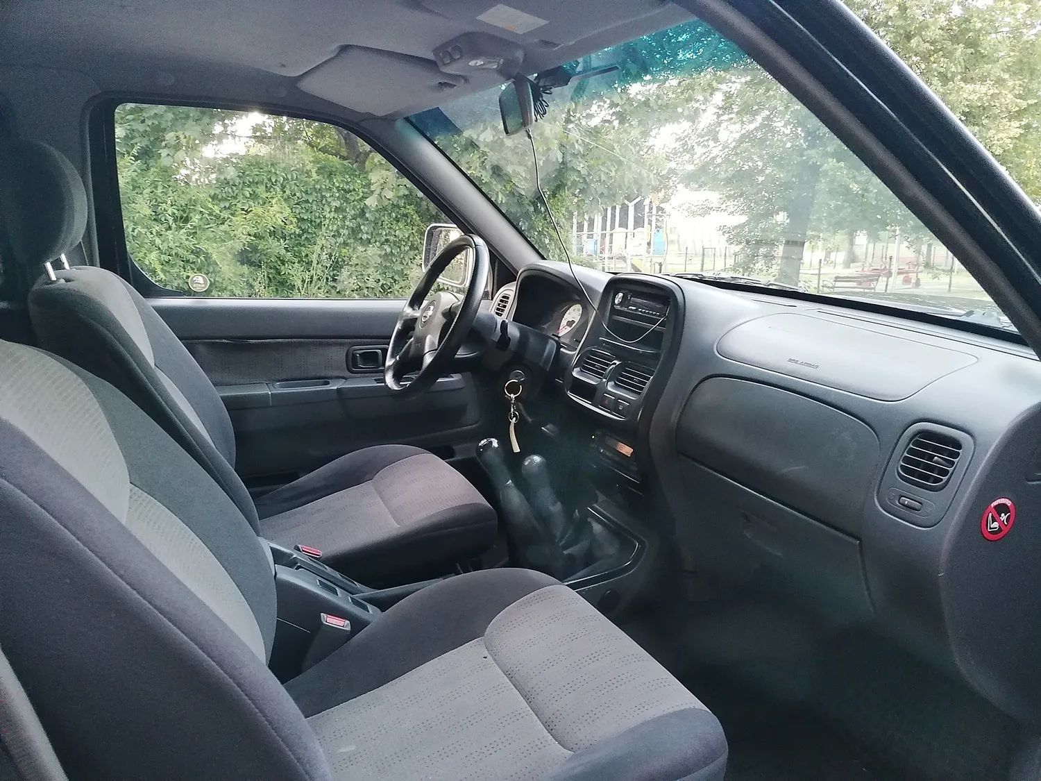 Nissan Pickup 2,5TD 4x4 Śliczny. Zobacz jak utrzymany.