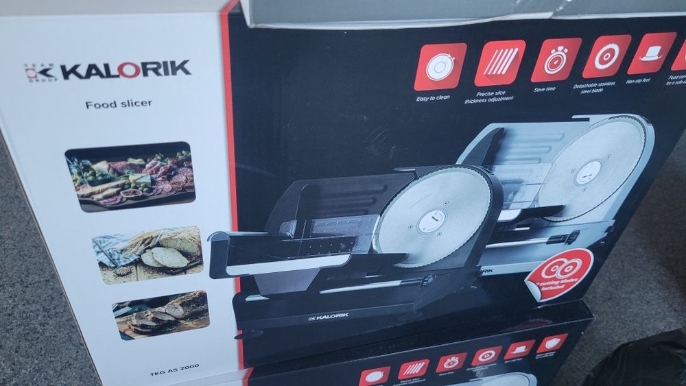 KRAJALNICA METALOWA 220W 2xOstrza do Chleba Wędlin Sera /stan jak nowa