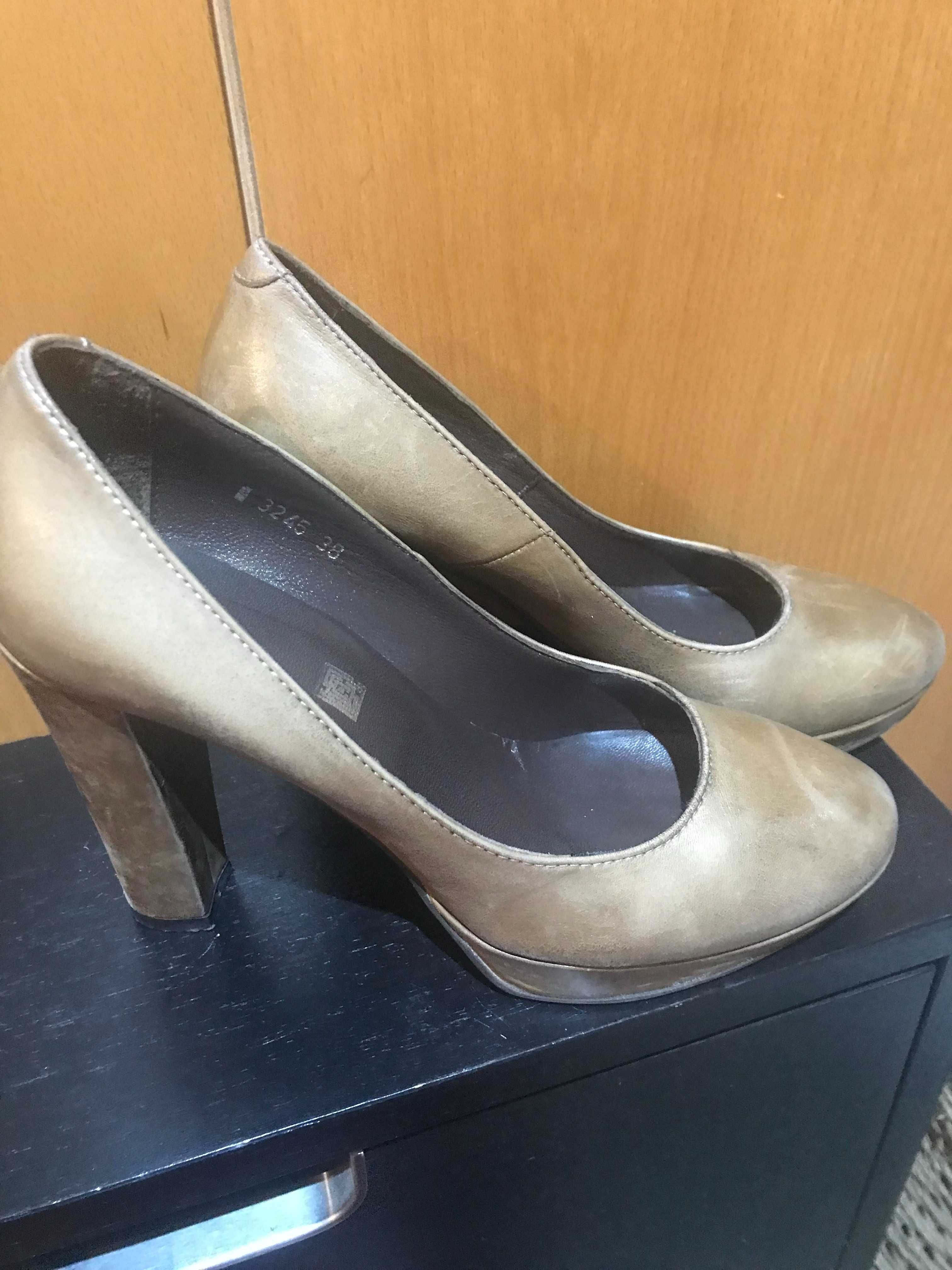 Vendo sapatos/botas multimarcas Nº38/39 (PROF; Desigual, etc)