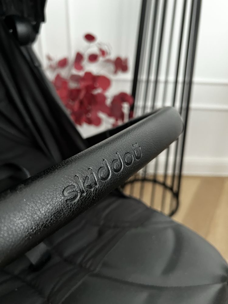 wózek spacerowy Skiddou Espoo Plus stan bardzo dobry czarny