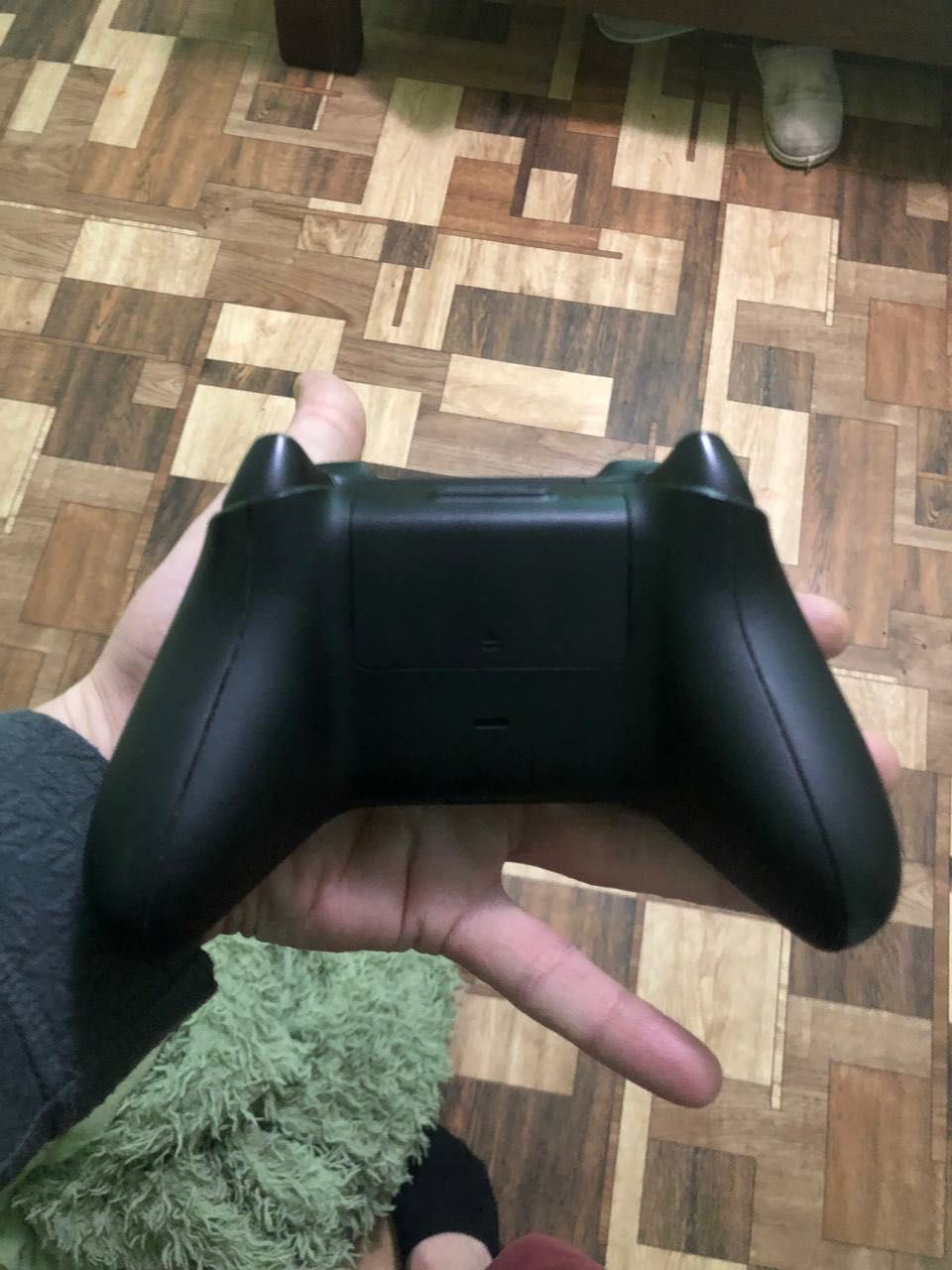 Продам Xbox Series X+ наушники + 2 джойстика с зарядной станцией+ игры