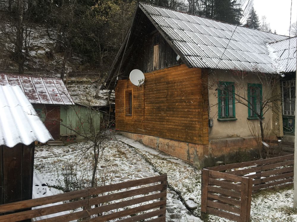 Продам частину будинка не далеко від центра