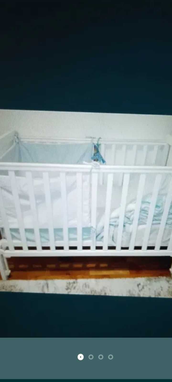Camo de bebé com colchão com pouco uso.