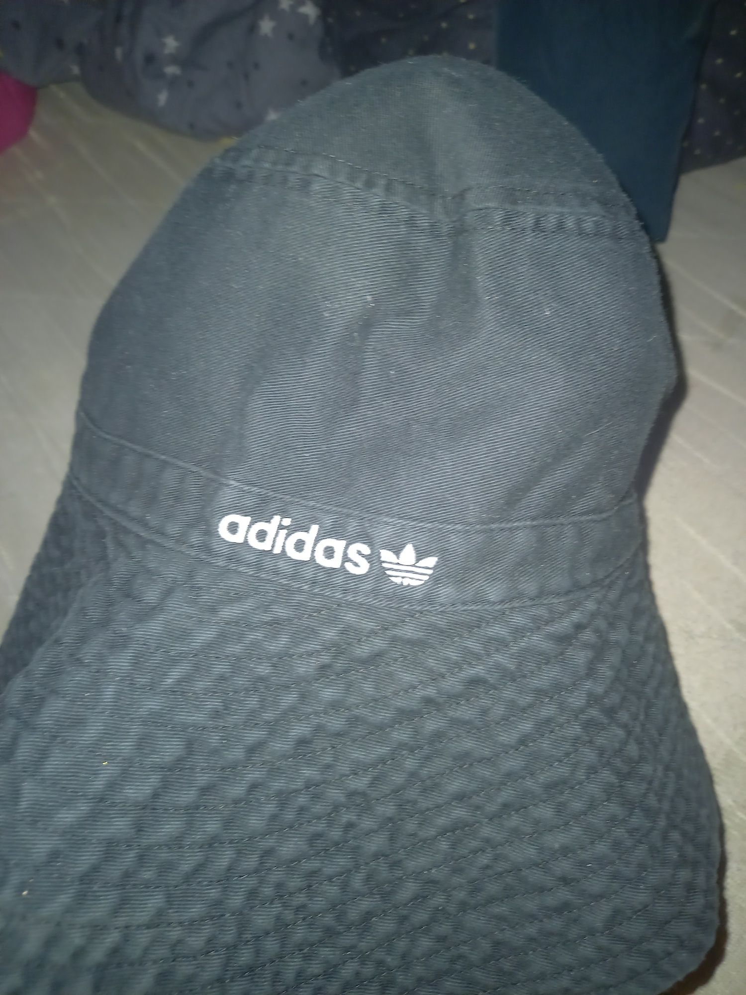 Dwustronny bucket hat Adidas