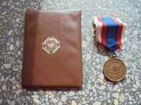 medal milicyjny MSW 10 lecie w służbie narodu prl brązowy w etui