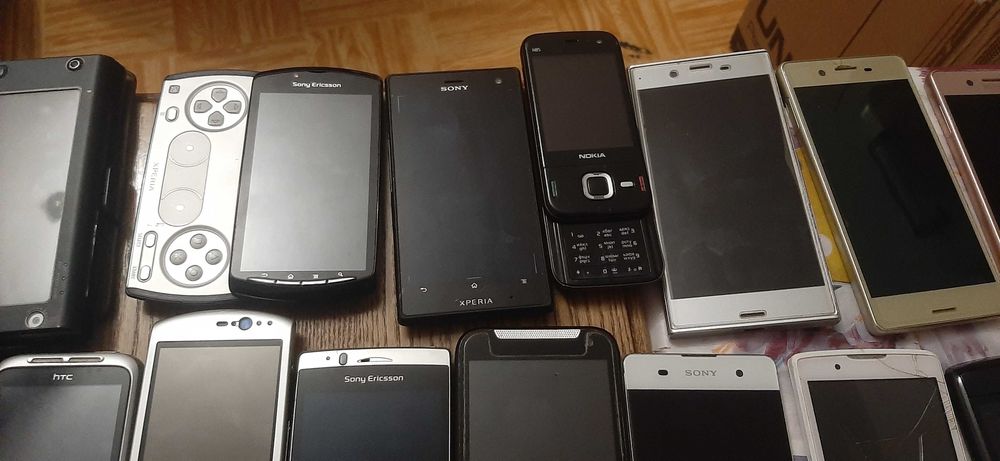 разные мобилки сони нокия соони сониэриксан ленова блакбери дуги хтц