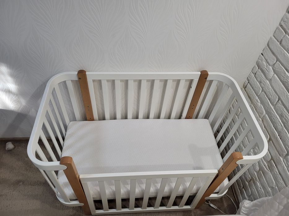Ліжко для новонароджених Монако Верес  матрац та маятниковий механізм