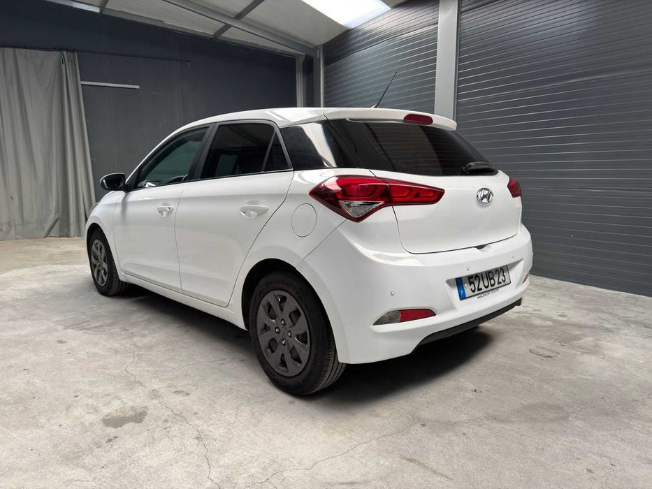 Hyundai i20 Comercial Impecável