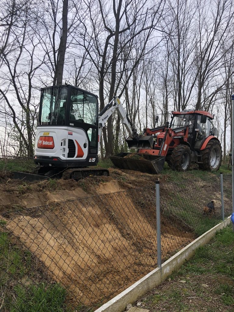 Usługi minikoparką bobcat e19