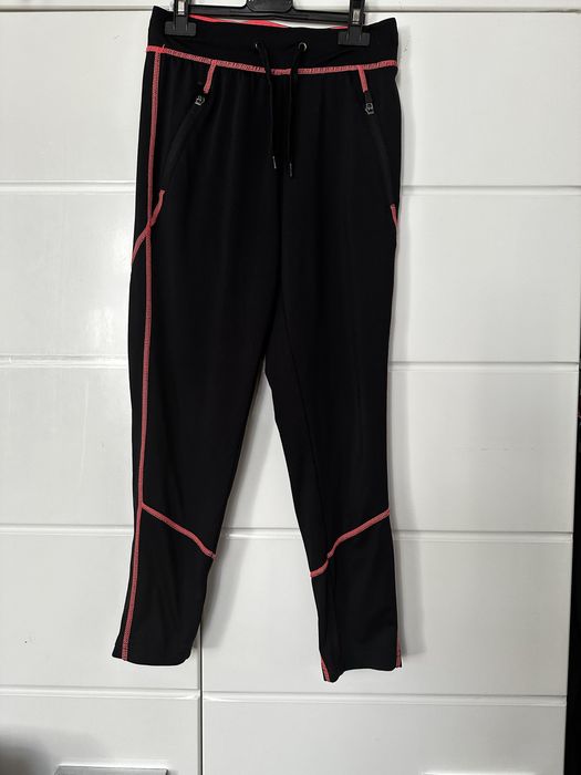 Czarne leginsy fitness rozmiar 140