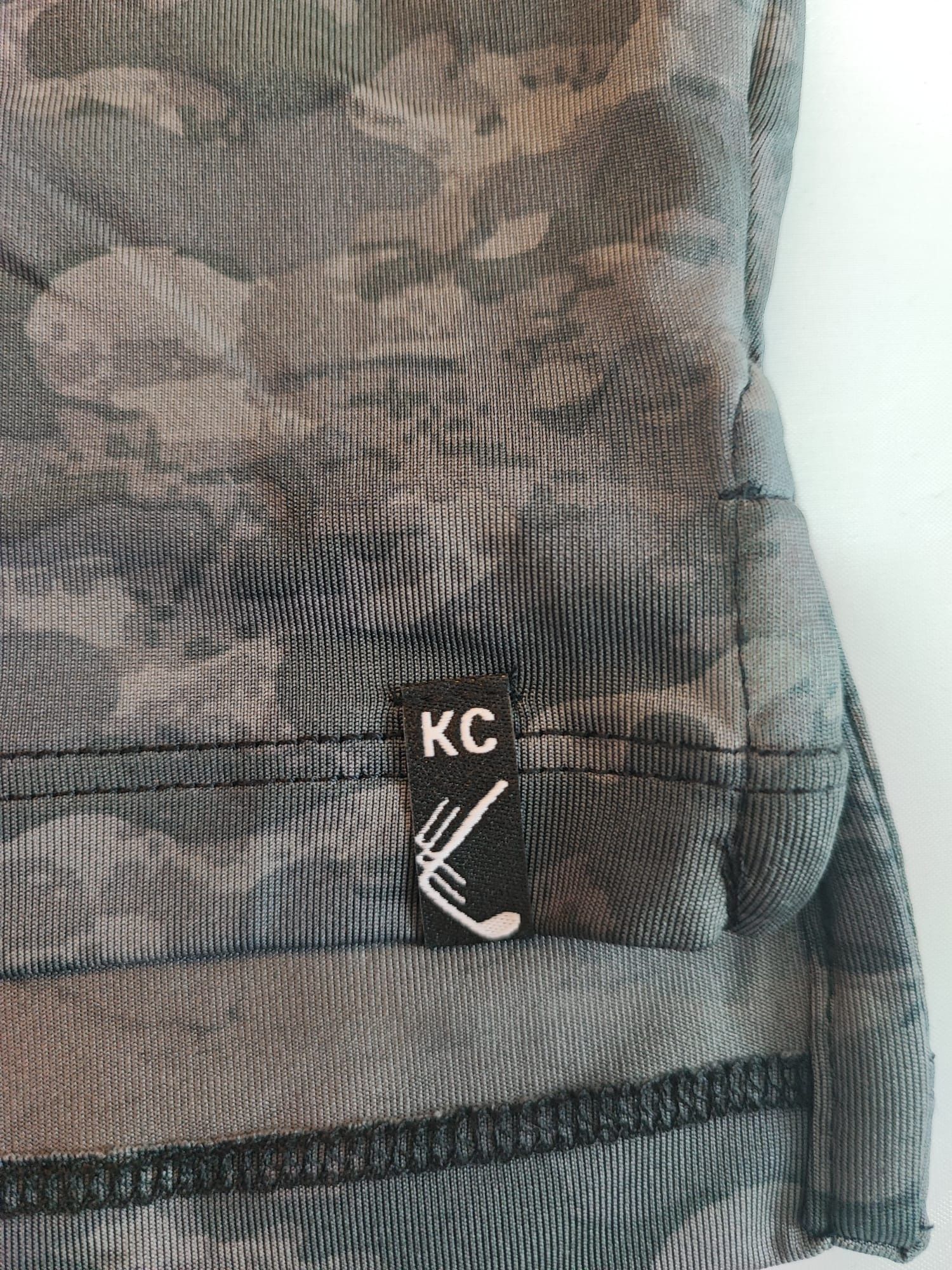 Koszulka polo Kenneth Cole Golf, męska, rozm. M

Mam na sprzedaż nową