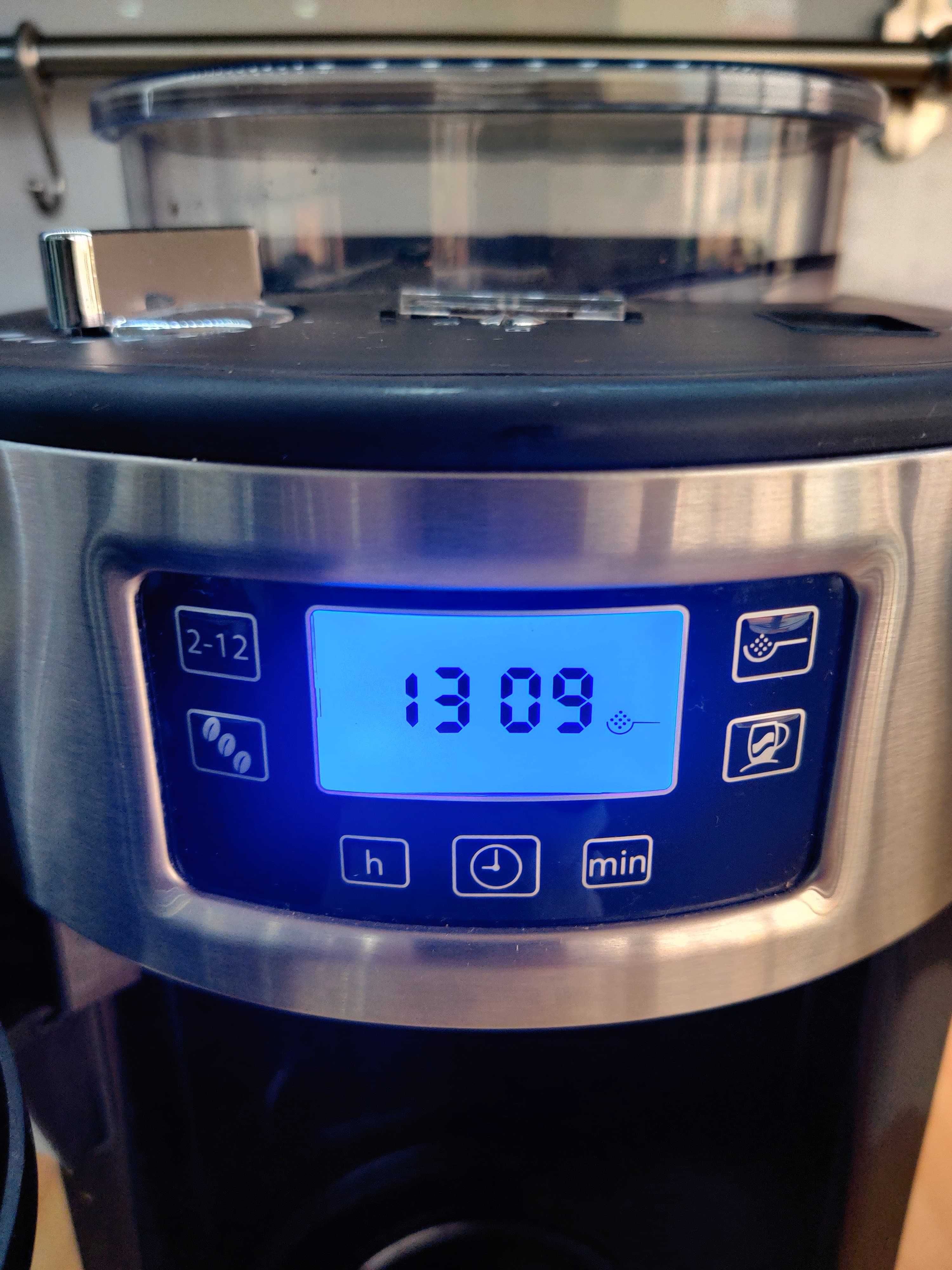 Máquina de café Russell Hobbs (com moínho)