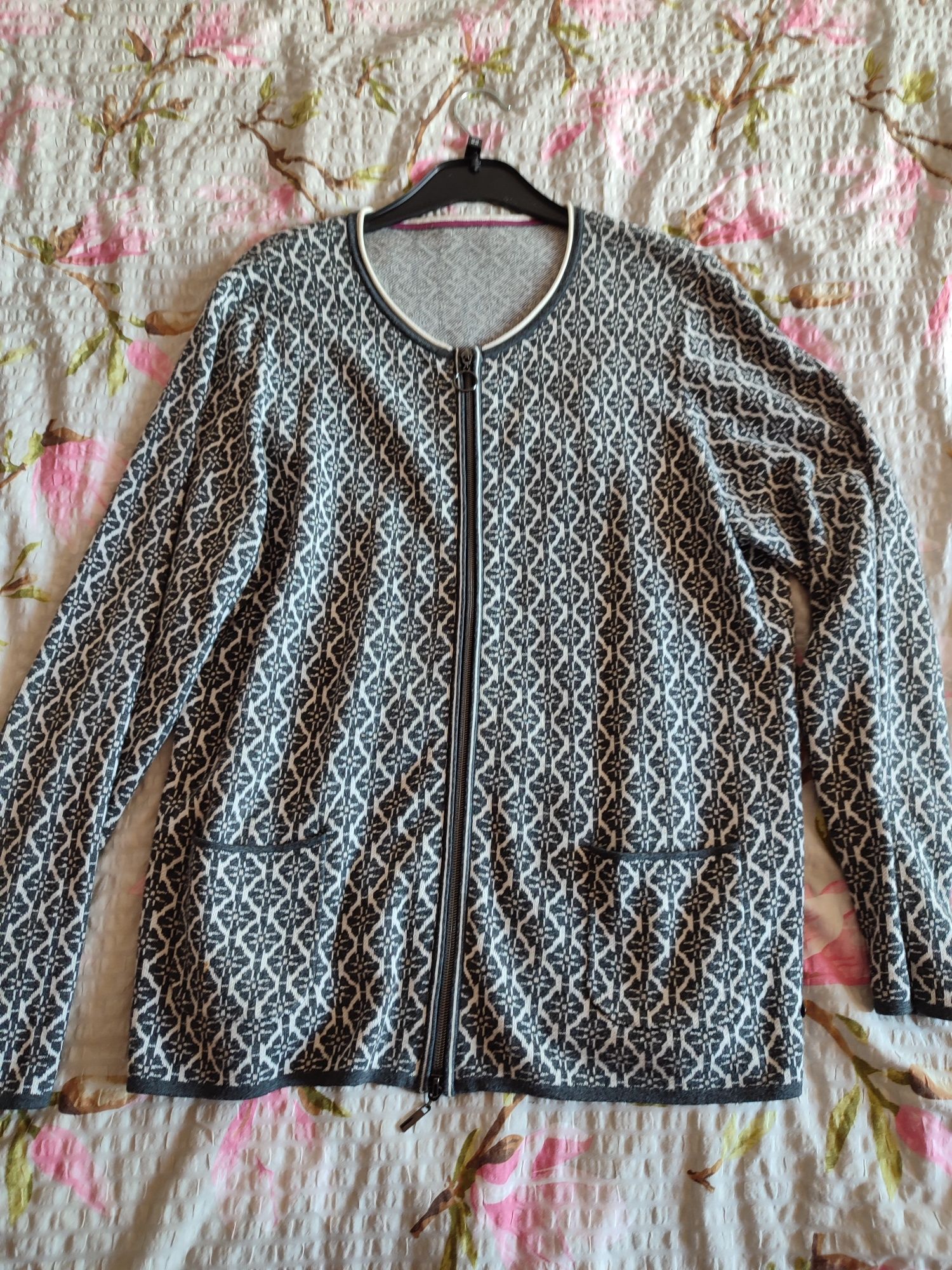 Paczka ubrań damskich rozmiar L/XL
