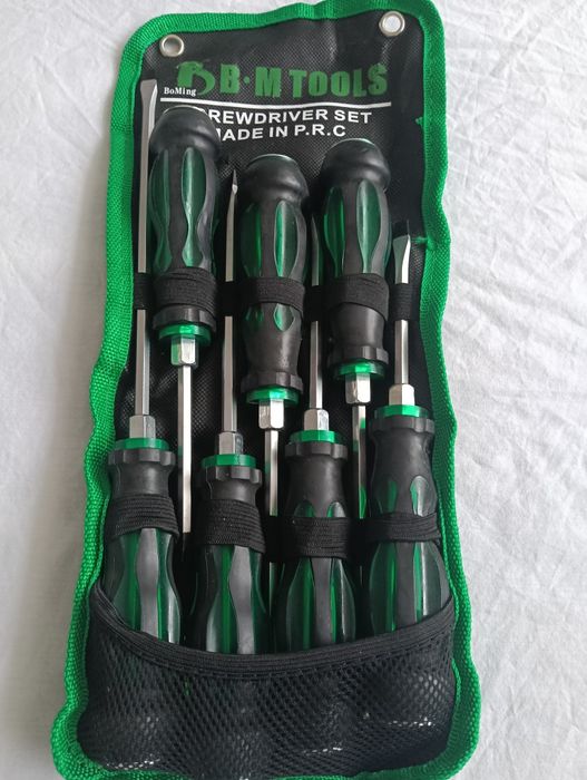 Zestaw śrubokrętów do pobijania