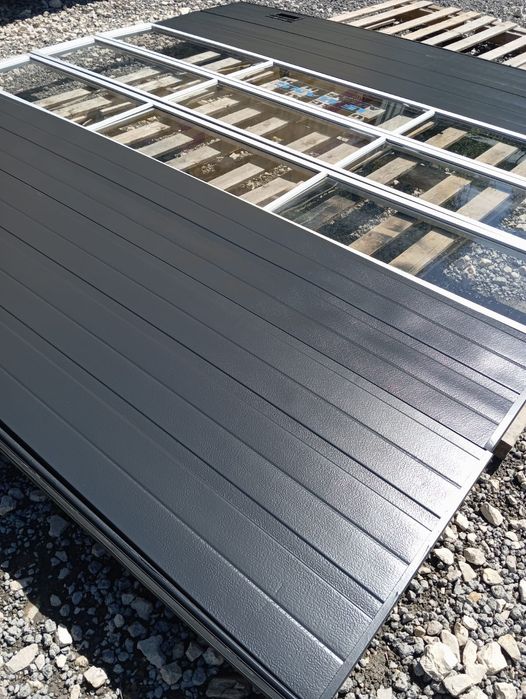 Brama garażowa przemysłowa segmentowa panelowa 356x381 wysoka