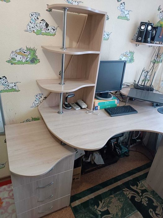 комп'ютерний  кутовий стіл
