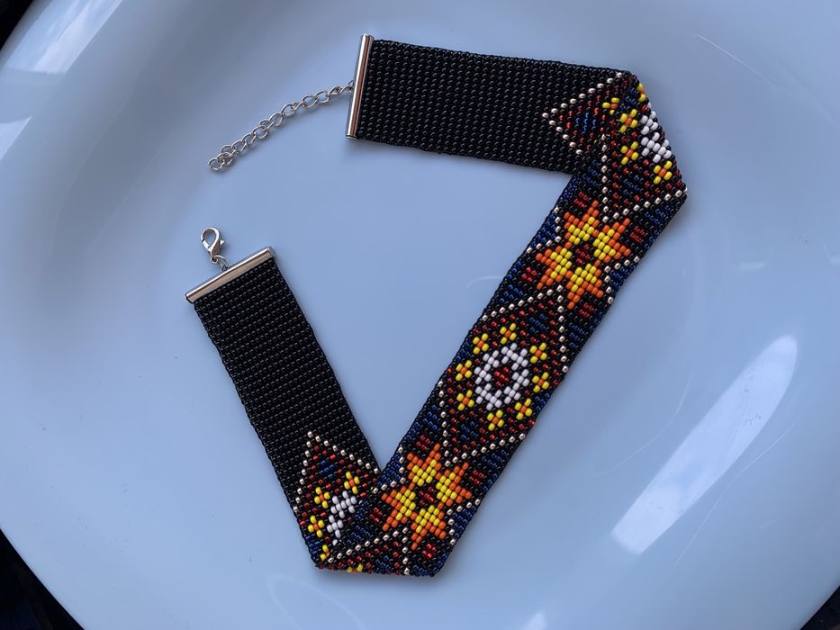 Чокер з бісеру ручної роботи