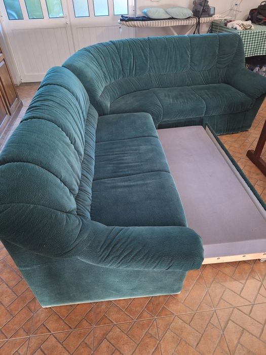 Sofá-cama e gaveta