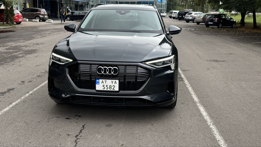 Ауді E-tron ауді е трон 2020р