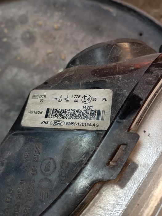Farol xenon direito ford focus