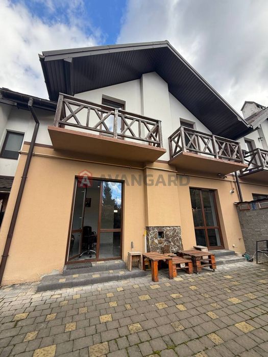 Продаж стильного таунхаусу з ремонтом у Конопниці!