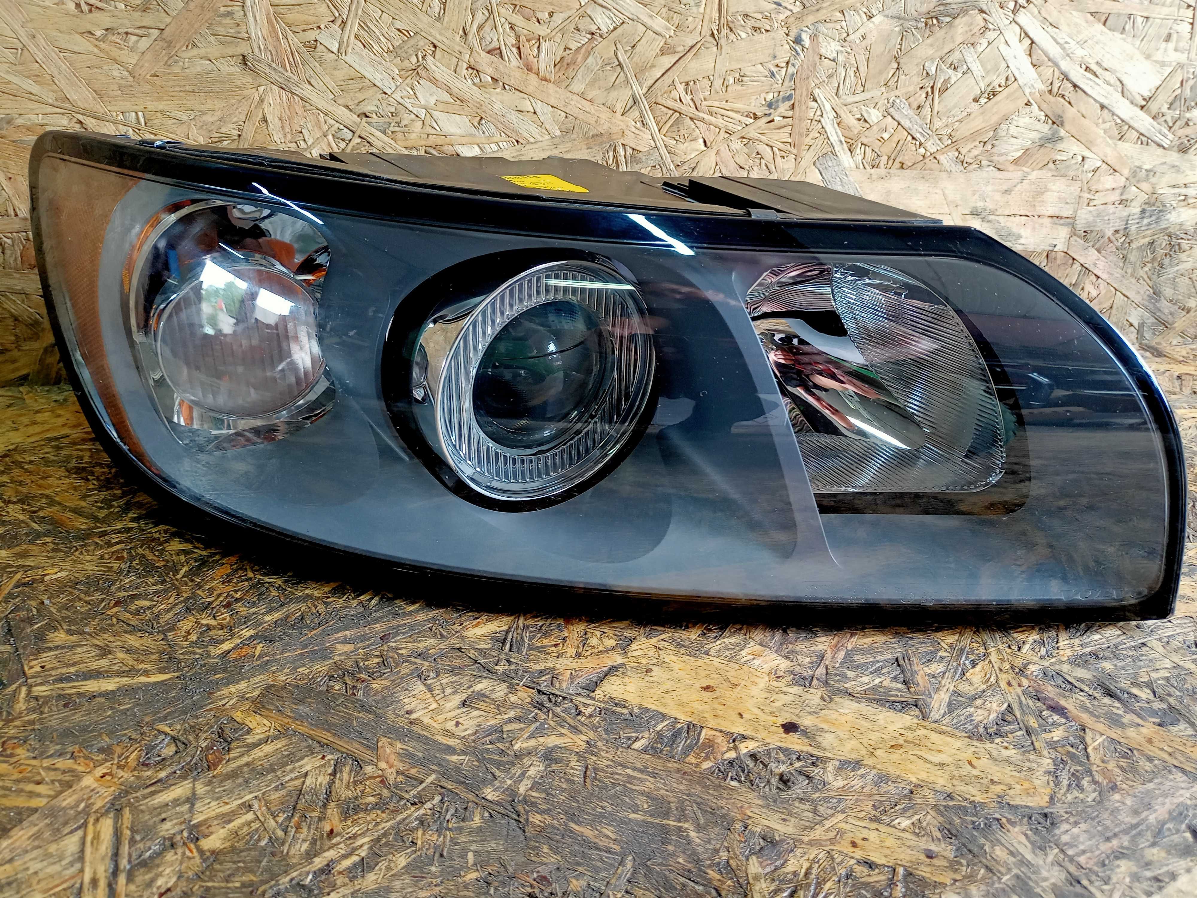 Volvo V50 S40 lampa przód przednia prawa oryginał angielska jak nowa