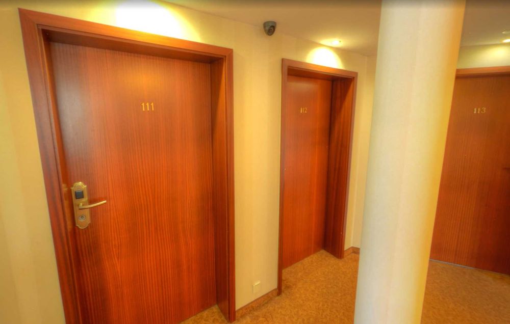 Drzwi wewnętrzne akustyczne 90/200cm z ościeżnicą , płyta, podłoga,