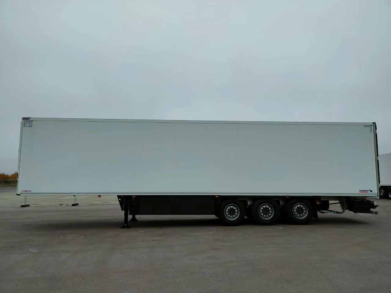 Schmitz Cargobull SKO24  1 rejestarcja 2025 rok, podnoszona oś