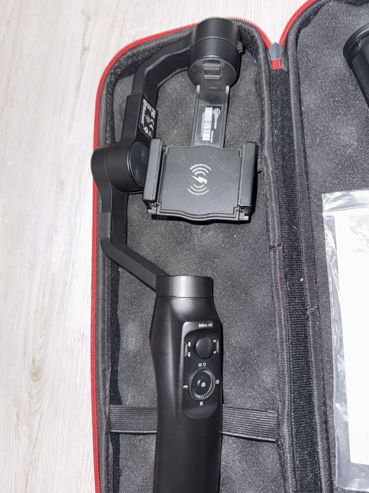Stabilizator Gimbal Smartfon Moza-mini-MI czarny trójnóg podstawa