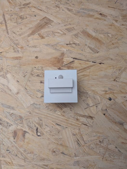 17 x Oprawy schodowe TRACO LED czujnik ruchu i zmierzchu 1,5W 4000K