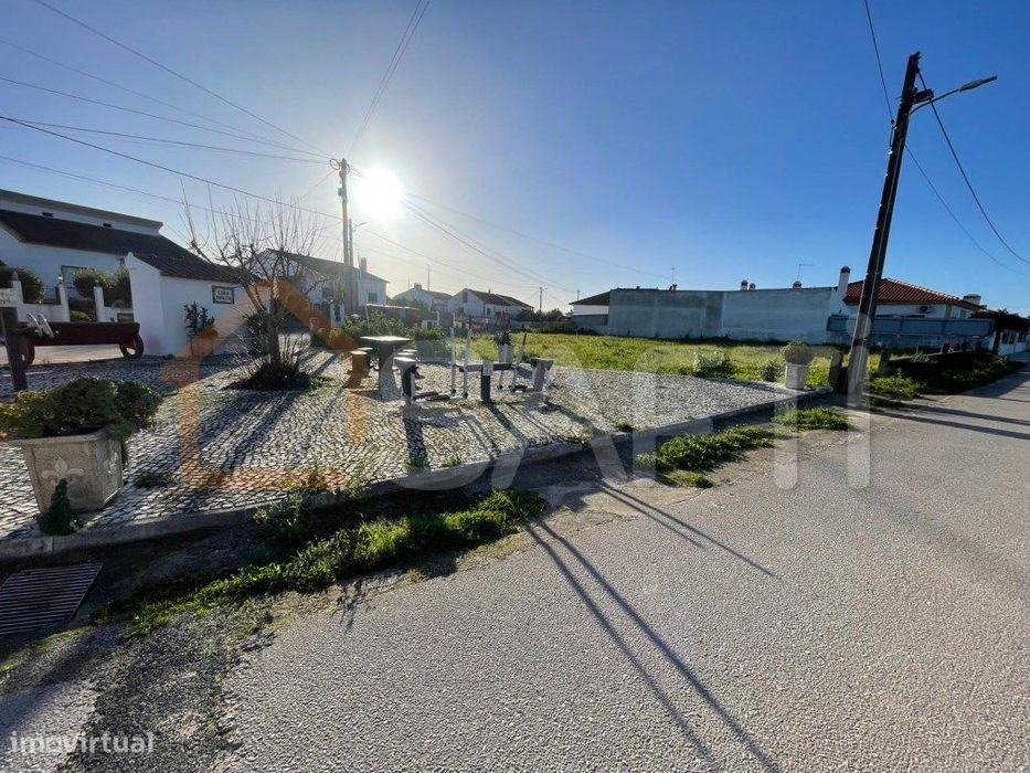 Terreno urbano em Charneca de Alcorochel, Torres Novas, Santarém