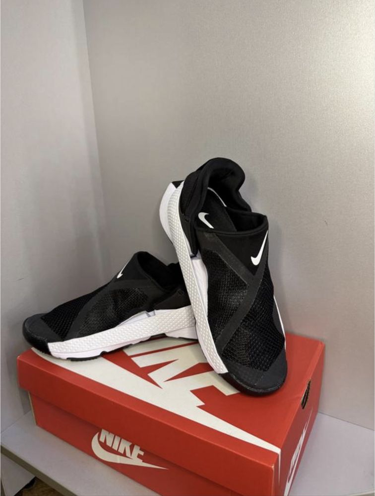 Кросівки Nike Go FlyEase