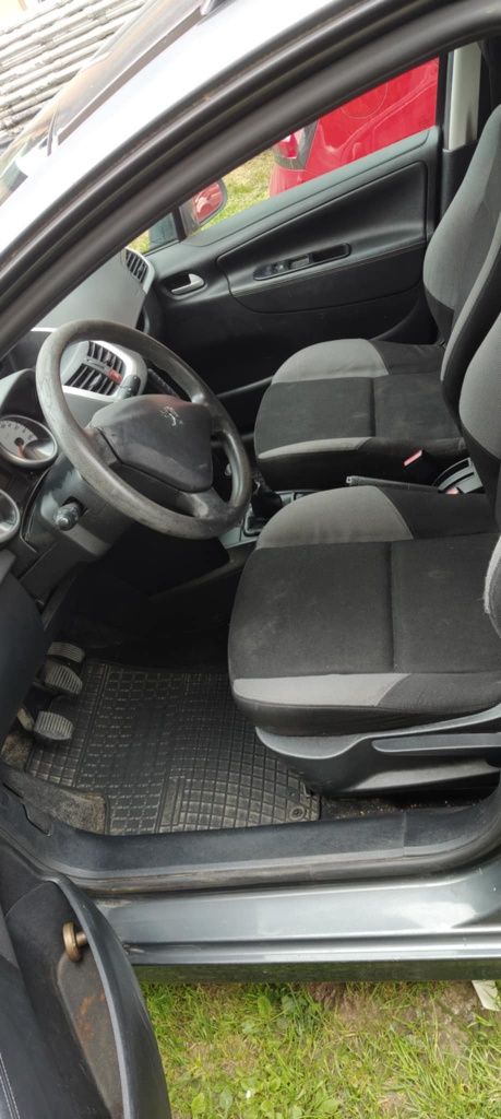 Peugeot 207 sw 1.4 benzyna +LPG