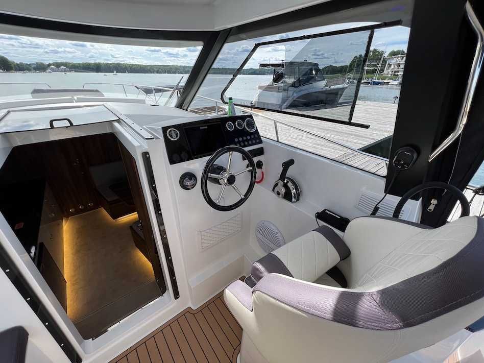 Czarter jacht motorowy Nautic 900 Mazury bez uprawnień HouseBoat