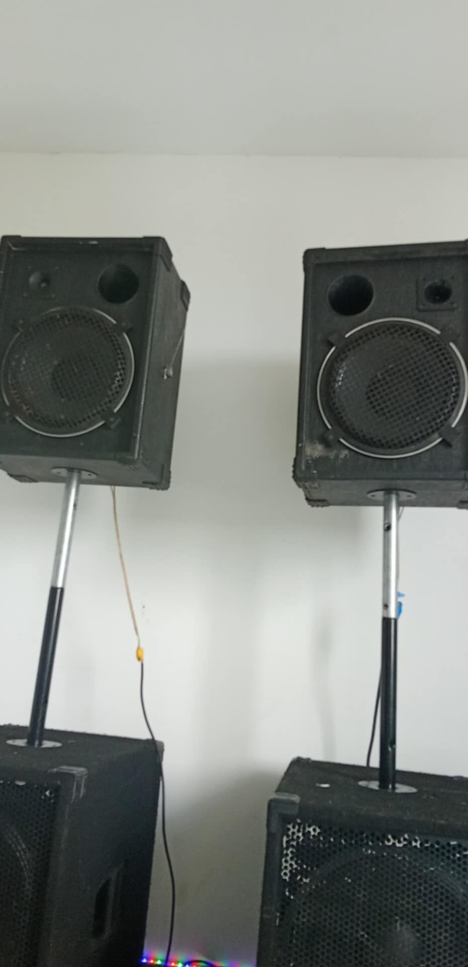 Witam sprzedam 4 kolumny estradowe 2 bassy i 2 górki sprzęt dla DJ