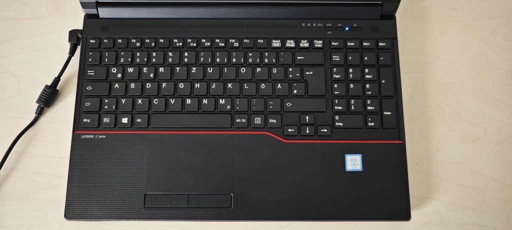 Ноутбук для роботи або навчання Fujitsu E556 i3 6Gen, 8Gb DDR4, 128Gb