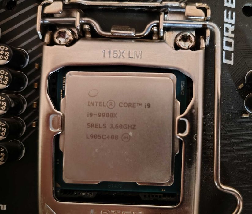 Intel Core i9-9900K + MSI Z390 Gaming Pro Carbon