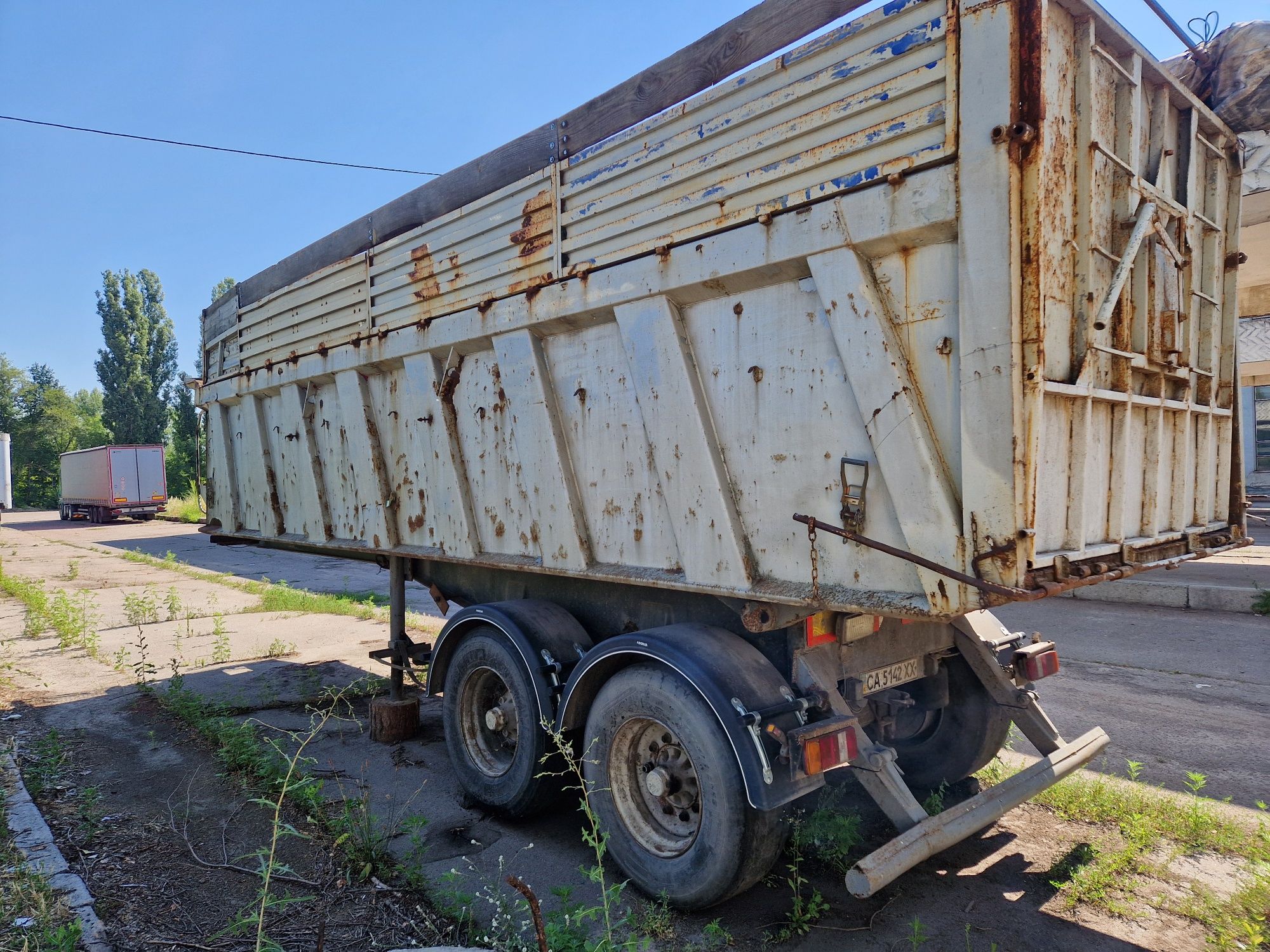 Полу прицеп самосвал CARNEHL CHKS/STH