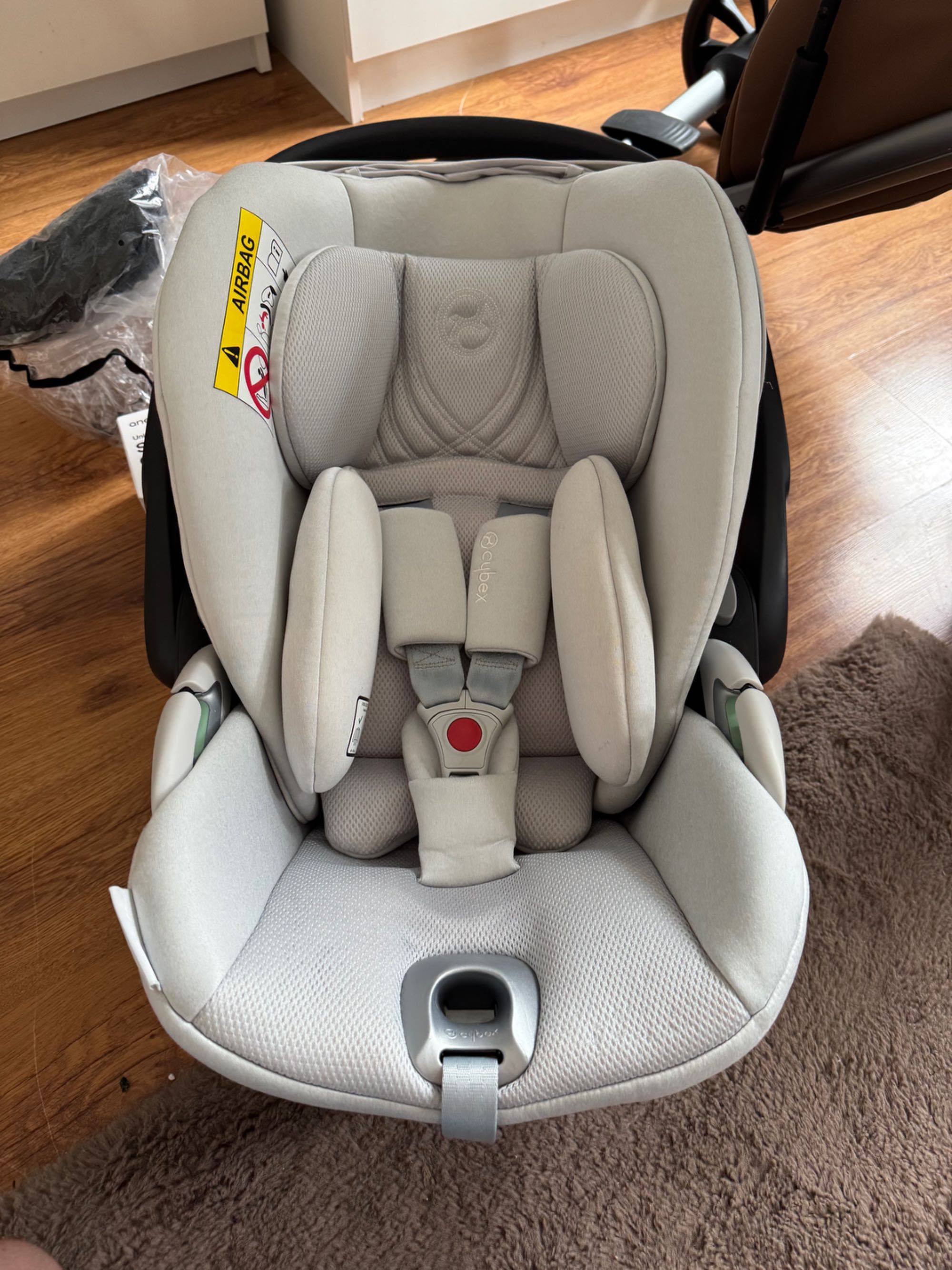 CYBEX Platinum Cloud T i-Size Platinum White Plus z bazą