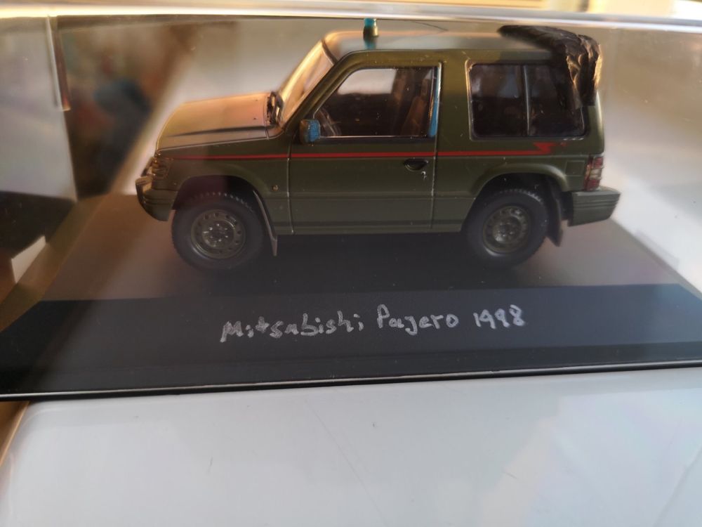 Модель Mitsubishi Pajero  UA army radio car  nur 3 stk 1:43