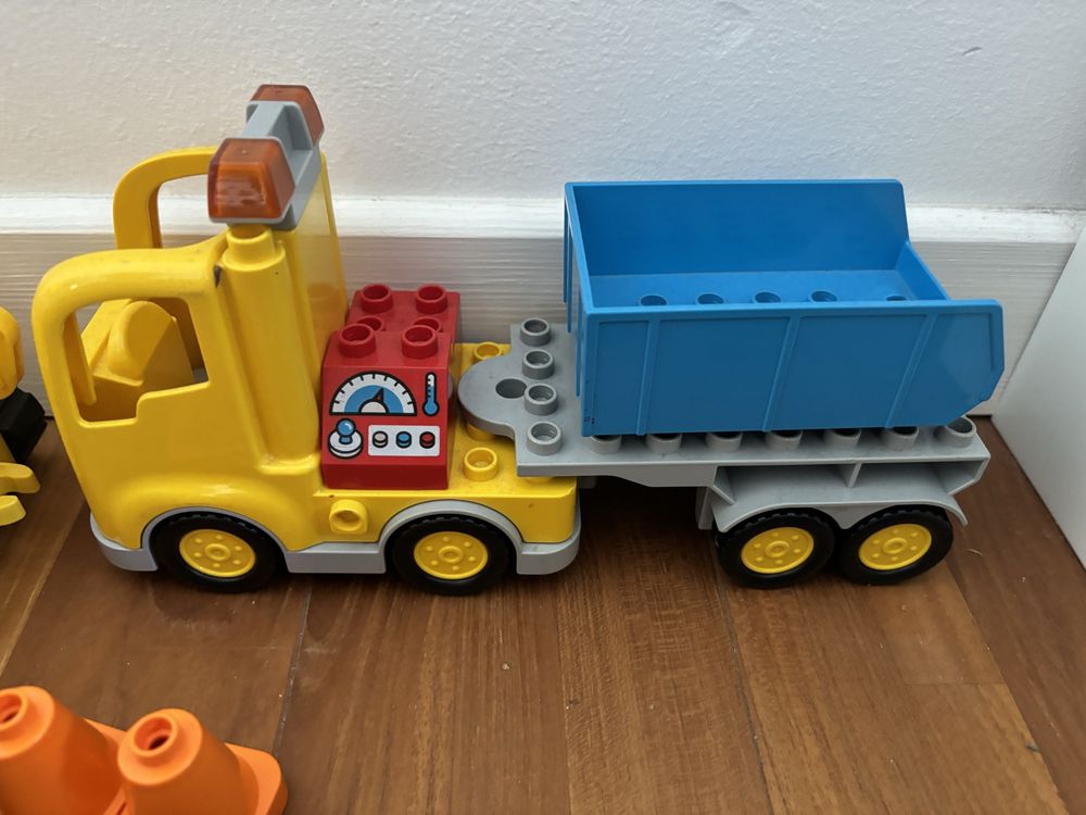 Lego Duplo budowa wywrotka dźwig spychacz + gratis ludzik i szczypce